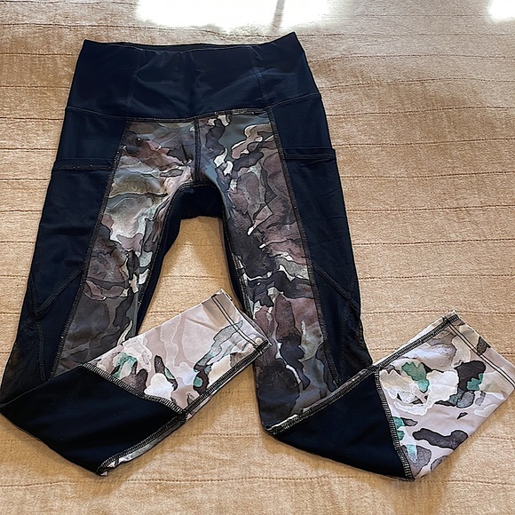 Apana Camo Leggings - Picture 1 of 3